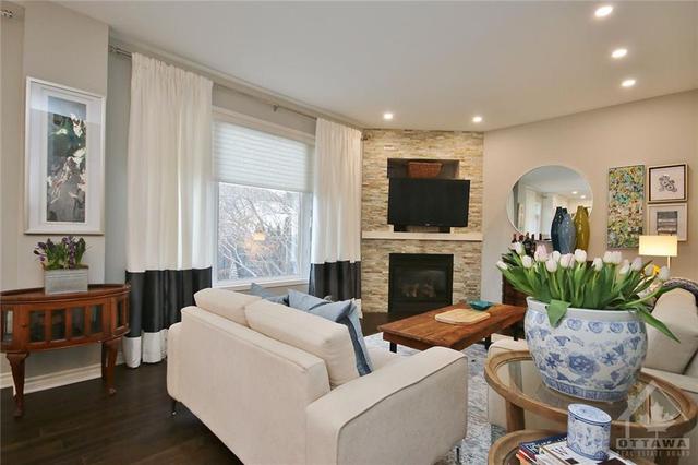 33 Calderwood Way, House detached with 4 bedrooms, 4 bathrooms and 6 parking in Ottawa ON | Image 12