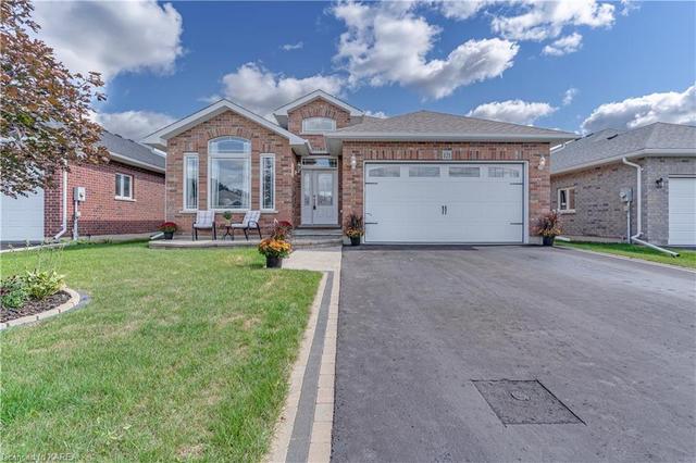 121 Cherrywood Parkway Parkway, House detached with 5 bedrooms, 3 bathrooms and 6 parking in Greater Napanee ON | Image 2