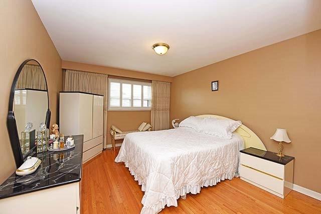11 Archway Cres, House detached with 3 bedrooms, 2 bathrooms and 5 parking in Toronto ON | Image 10