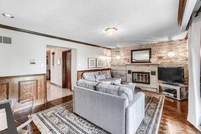 1587 Thompson St, House detached with 4 bedrooms, 4 bathrooms and 10 parking in Mississauga ON | Image 4
