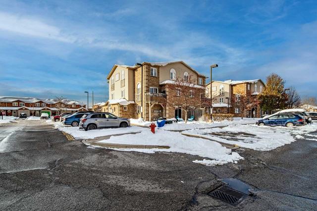 7 - 17 Cheltenham Rd, Condo with 2 bedrooms, 2 bathrooms and 1 parking in Barrie ON | Image 4