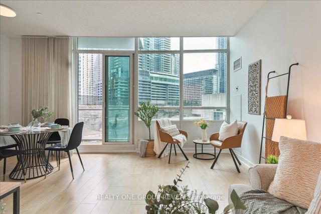 215 - 361 Front St W, Condo with 2 bedrooms, 2 bathrooms and 1 parking in Toronto ON | Image 6