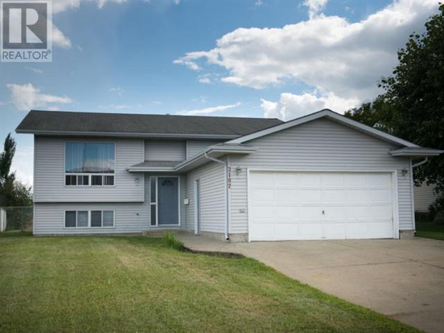3102 47 Avenue, House detached with 4 bedrooms, 2 bathrooms and 4 parking in Athabasca AB | Card Image