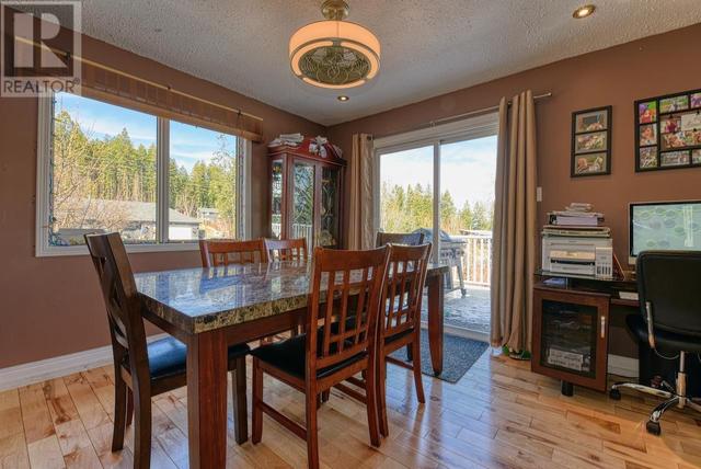 1626 Carolyn Road, House detached with 5 bedrooms, 3 bathrooms and null parking in Cariboo E BC | Image 4