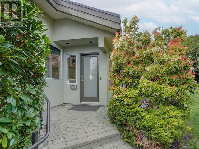3450 Lord Nelson Way, House detached with 4 bedrooms, 3 bathrooms and 6 parking in Saanich BC | Image 58
