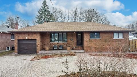 43 Springhome Rd, House detached with 2 bedrooms, 3 bathrooms and 7 parking in Barrie ON | Card Image