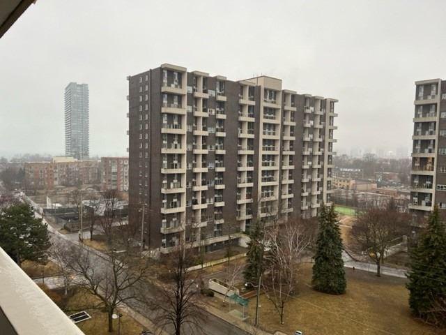 1001 - 65 Southport St, Condo with 2 bedrooms, 2 bathrooms and 1 parking in Toronto ON | Image 13
