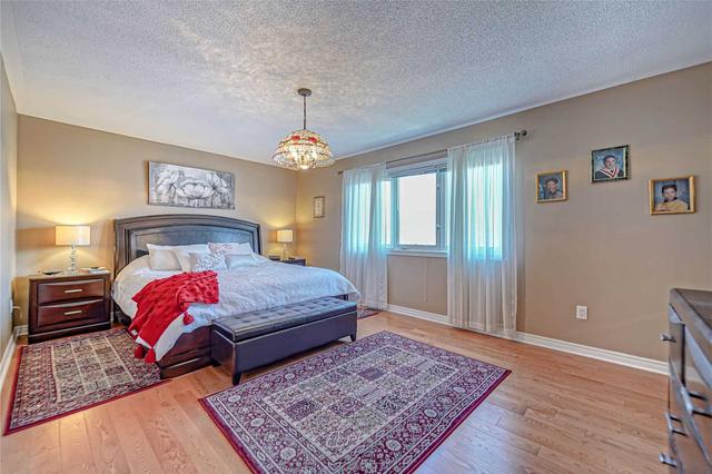519 Thornhill Woods Dr, House detached with 4 bedrooms, 5 bathrooms and 5 parking in Vaughan ON | Image 8