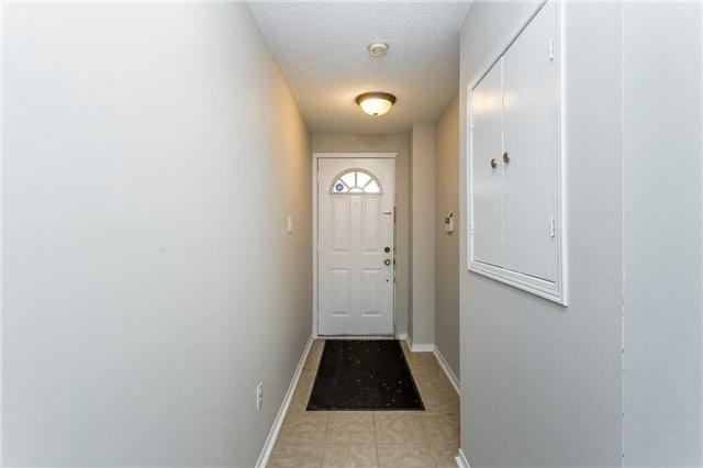 81 Spadina Rd, House attached with 3 bedrooms, 2 bathrooms and 1 parking in Brampton ON | Image 3