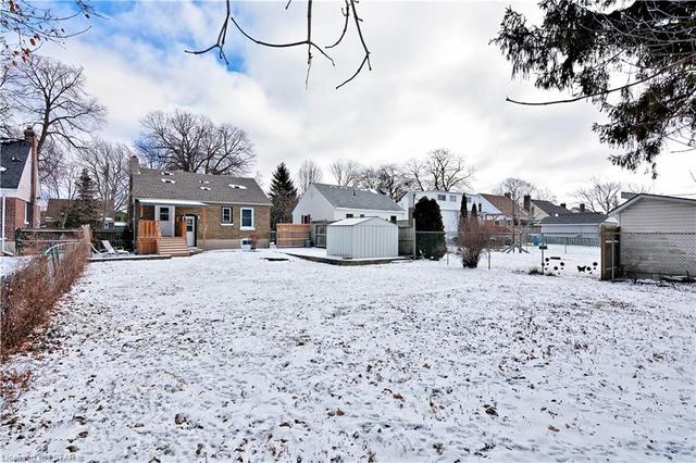 165 Kirby Street, House detached with 3 bedrooms, 1 bathrooms and null parking in Sarnia ON | Image 24