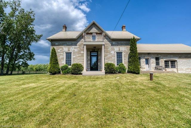 3480 Highway 38, House detached with 4 bedrooms, 2 bathrooms and 6 parking in South Frontenac ON | Image 2
