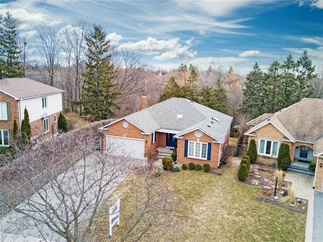 17 Valleycrest Dr, House detached with 2 bedrooms, 3 bathrooms and 6 parking in Clarington ON | Image 1