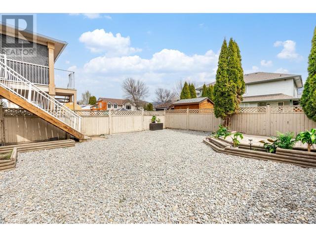 1395 Friesen Road, House detached with 6 bedrooms, 4 bathrooms and 6 parking in Kelowna BC | Image 4