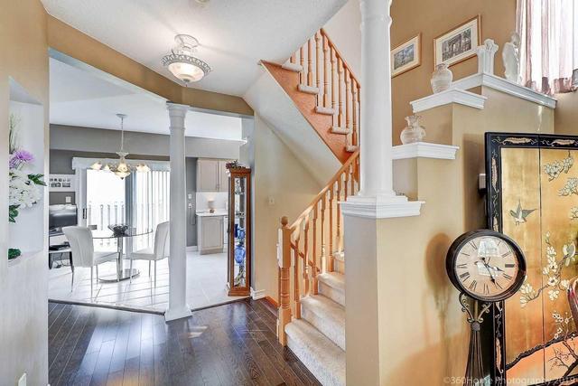 5 Sandcherry Ave, House detached with 4 bedrooms, 3 bathrooms and 4 parking in Markham ON | Image 7