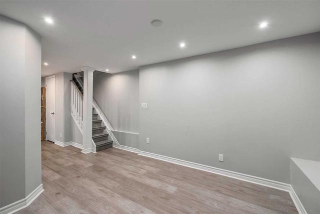 893 Dovercourt Rd, House detached with 3 bedrooms, 3 bathrooms and 2 parking in Toronto ON | Image 11