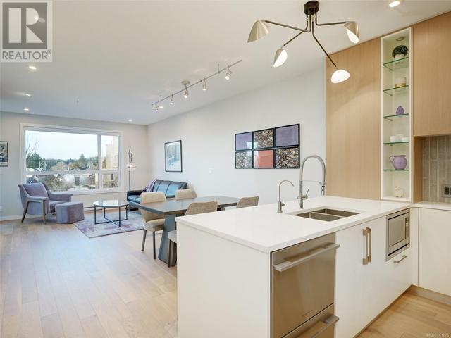 310 - 2285 Bowker Ave, Condo with 1 bedrooms, 1 bathrooms and 1 parking in Oak Bay BC | Image 10