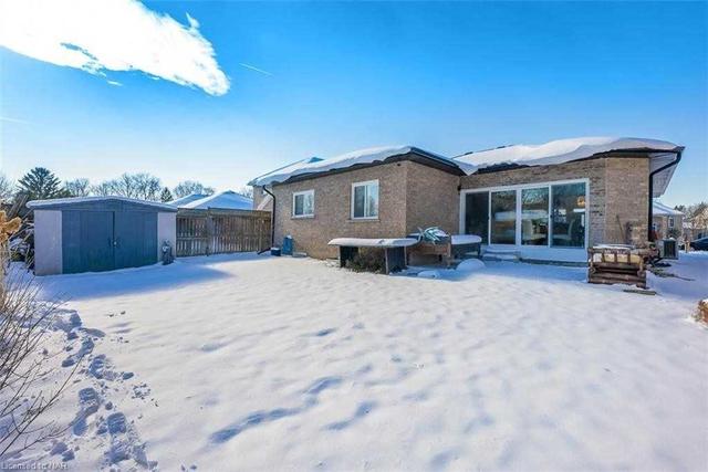 2526 Silvan St, House detached with 4 bedrooms, 4 bathrooms and 5 parking in Niagara Falls ON | Image 16