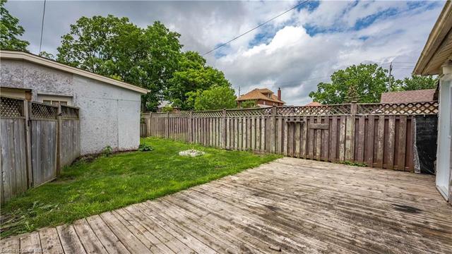 37 Huron Street, House detached with 3 bedrooms, 1 bathrooms and 6 parking in Brantford ON | Image 17
