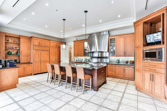 19 High Point Rd, House detached with 6 bedrooms, 12 bathrooms and 30 parking in Toronto ON | Image 39