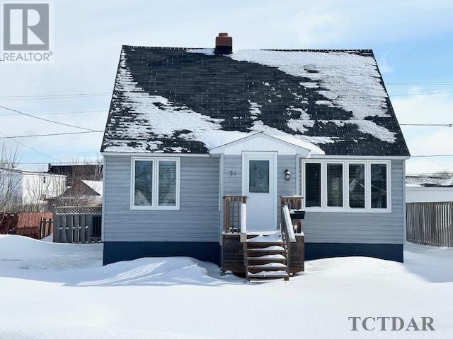 34 Bowman Ave, House detached with 3 bedrooms, 2 bathrooms and null parking in Kapuskasing ON | Image 2