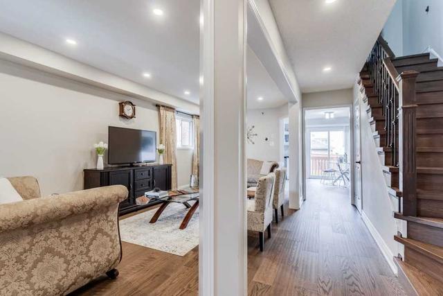 7018 Guildhall Crt, House semidetached with 3 bedrooms, 4 bathrooms and 3 parking in Mississauga ON | Image 12