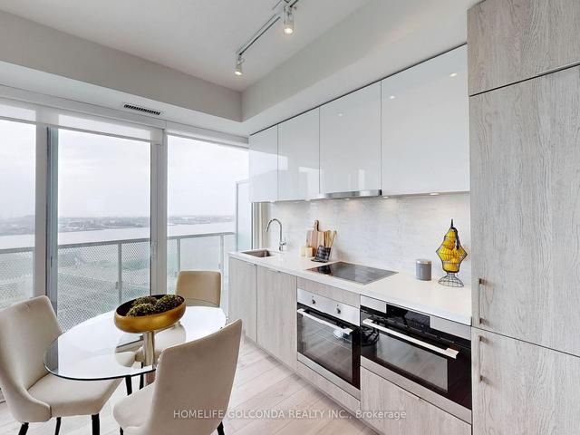 2509 - 15 Queens Quay E, Condo with 2 bedrooms, 1 bathrooms and 1 parking in Toronto ON | Image 3
