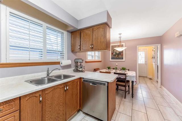 54 Horfield Ave, House detached with 3 bedrooms, 2 bathrooms and 4 parking in Toronto ON | Image 13