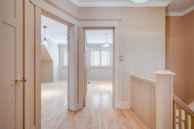 1847 Dufferin St, House detached with 5 bedrooms, 5 bathrooms and 3 parking in Toronto ON | Image 6
