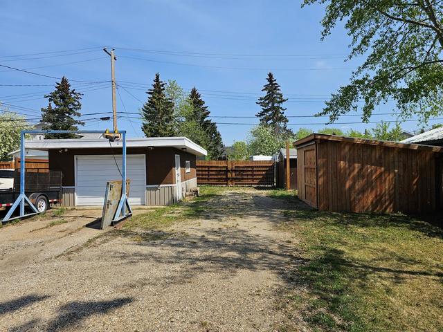 10407 96a Street, House detached with 4 bedrooms, 2 bathrooms and 8 parking in Grande Prairie AB | Image 5