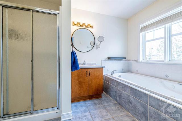 519 Devonwood Circle, Townhouse with 3 bedrooms, 3 bathrooms and 3 parking in Ottawa ON | Image 21