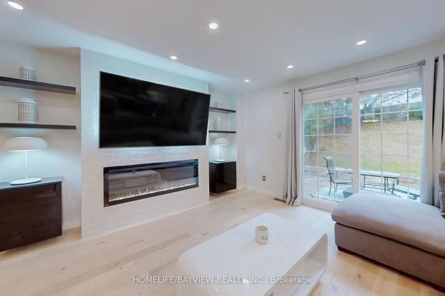 38 Barkwood Cres, House detached with 4 bedrooms, 4 bathrooms and 5 parking in Toronto ON | Image 3