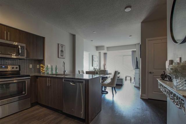 406 - 55 Speers Rd, Condo with 2 bedrooms, 2 bathrooms and 1 parking in Oakville ON | Image 9