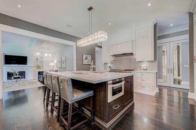 401 Ash Rd, House detached with 4 bedrooms, 7 bathrooms and 6 parking in Oakville ON | Image 3