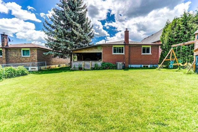384 Rossland Rd E, House detached with 3 bedrooms, 2 bathrooms and 6 parking in Oshawa ON | Image 17