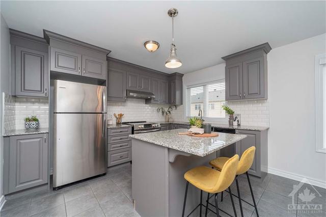 108 Gelderland Private, Townhouse with 3 bedrooms, 3 bathrooms and 2 parking in Ottawa ON | Image 9