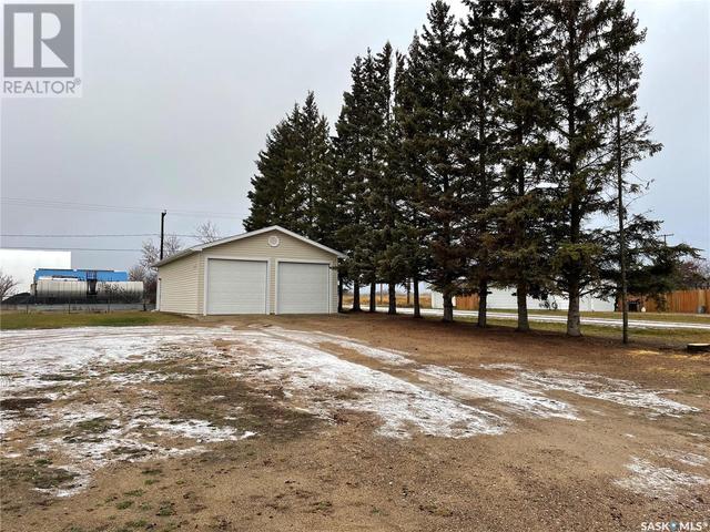 109 2nd Street Nw, House detached with 4 bedrooms, 2 bathrooms and null parking in Goodsoil SK | Image 31