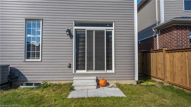 162 Munro Circle, House detached with 4 bedrooms, 2 bathrooms and 4 parking in Brantford ON | Image 32