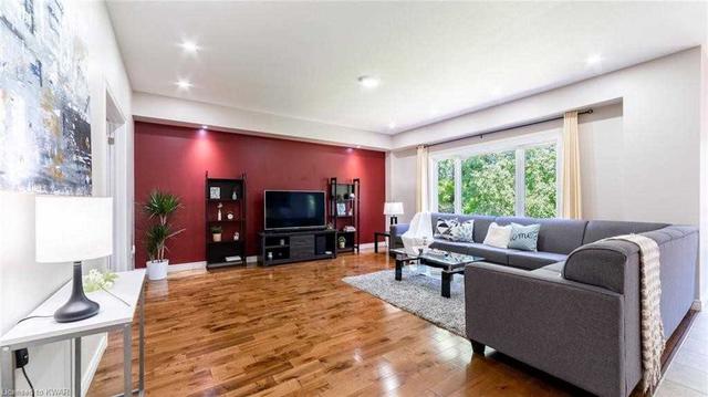 14 Hearthbridge St, House detached with 6 bedrooms, 4 bathrooms and 5 parking in Kitchener ON | Image 5