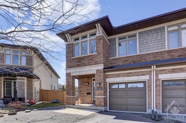1128 Tischart Crescent, Townhouse with 3 bedrooms, 3 bathrooms and 3 parking in Ottawa ON | Image 2