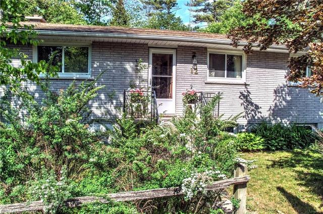 12 72nd Street N, House detached with 3 bedrooms, 1 bathrooms and null parking in Wasaga Beach ON | Image 3