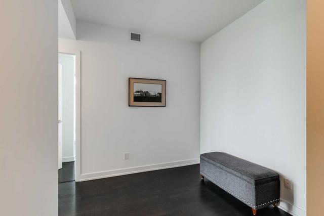 1105 - 501 St Clair Ave W, Condo with 2 bedrooms, 2 bathrooms and 1 parking in Toronto ON | Image 2