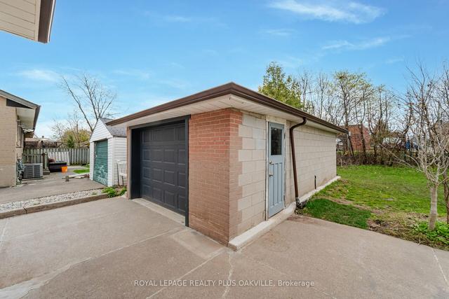 441 Pinegrove Rd, House detached with 3 bedrooms, 2 bathrooms and 7 parking in Oakville ON | Image 35