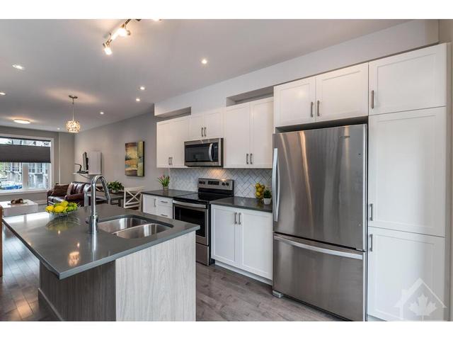 726 Reverie Private, Townhouse with 3 bedrooms, 4 bathrooms and 2 parking in Ottawa ON | Image 12