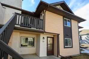121 Cedar Springs Gardens Sw, Home with 3 bedrooms, 1 bathrooms and 1 parking in Calgary AB | Image 11