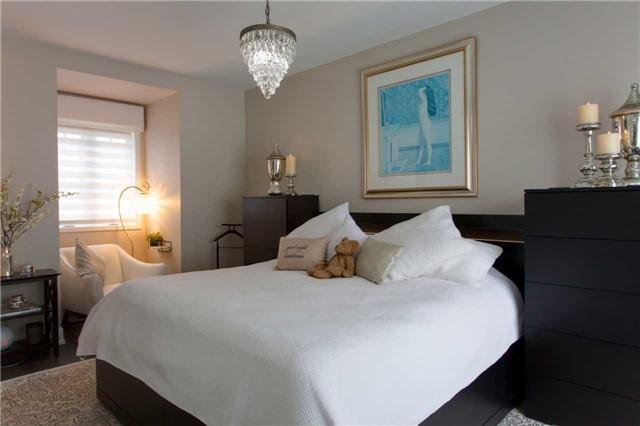 Th02 - 379 Madison Ave, Condo with 3 bedrooms, 3 bathrooms and 1 parking in Toronto ON | Image 12