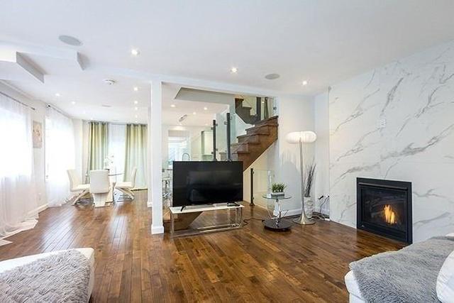 89 Moore Ave, House semidetached with 4 bedrooms, 4 bathrooms and 1 parking in Toronto ON | Image 2