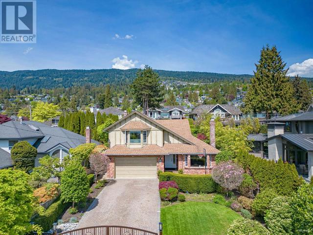 2383 Jefferson Avenue, House detached with 3 bedrooms, 3 bathrooms and 2 parking in West Vancouver BC | Image 1