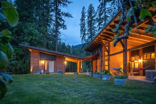 620 Higashi Way, House detached with 5 bedrooms, 2 bathrooms and 4 parking in Kaslo BC | Image 70