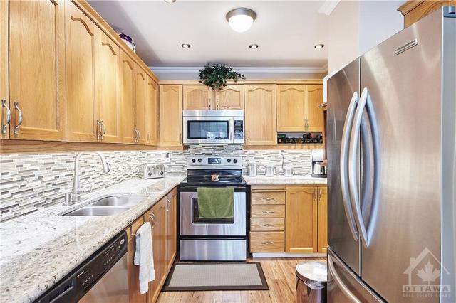 38 Palomino Drive, Townhouse with 3 bedrooms, 3 bathrooms and 2 parking in Ottawa ON | Image 6
