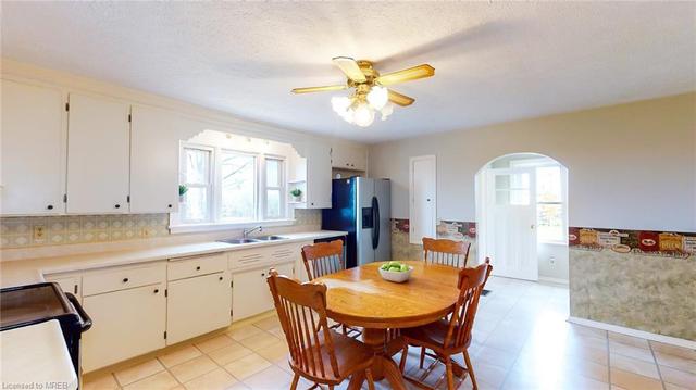 422185 Concession 6 Ndr Road, House detached with 3 bedrooms, 1 bathrooms and 25 parking in West Grey ON | Image 5
